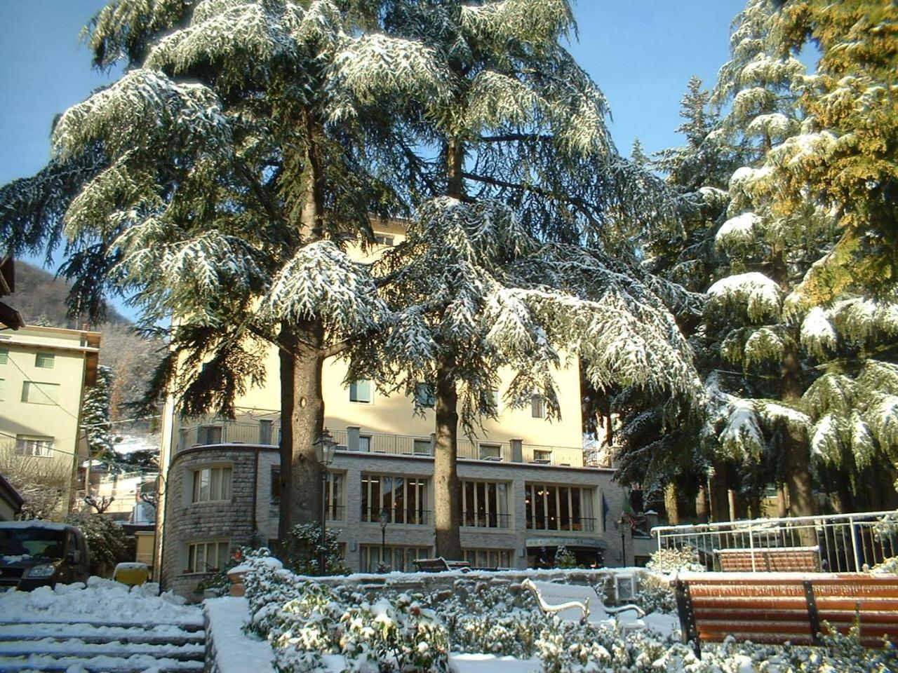 Hotel Miravalle 2000 Lizzano In Belvedere Exterior photo